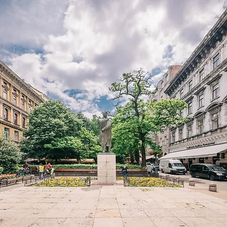 Apartment Oasis At Paulay Ede Street Ii